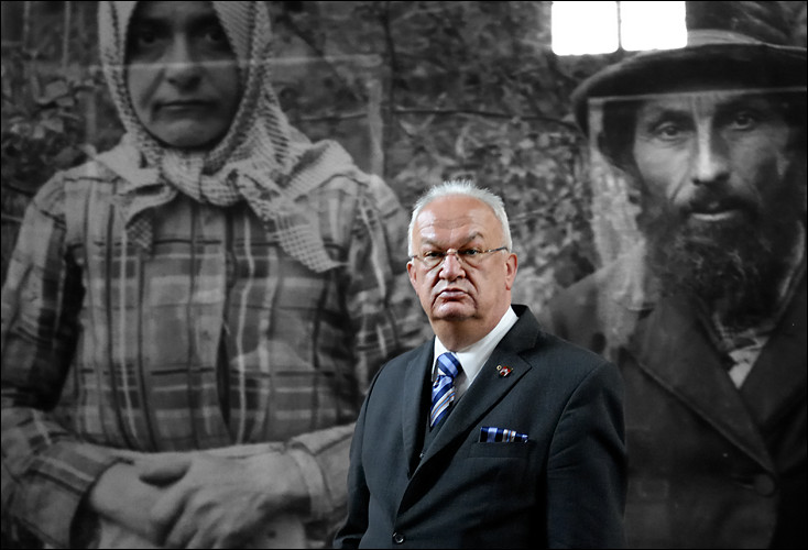 Ambasador Niemiec w Polsce, na wystawie fotografii ydow polskich; 'I ciagle widz ich twarze'. (zamek w wieciu)